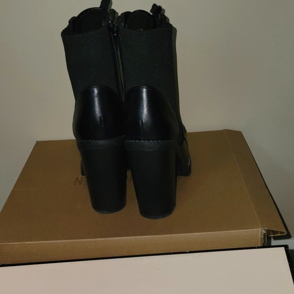 BCBG lace-up block heel booties - Picture 4 of 4